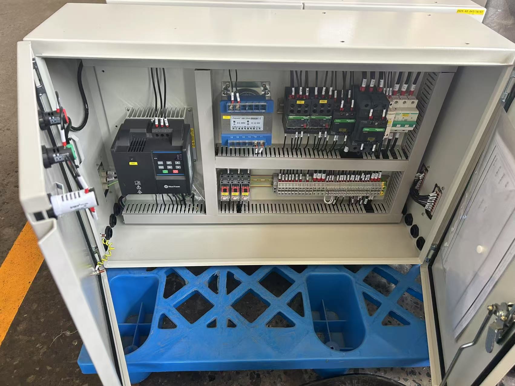 White Electric Overhead Crane Control Panel With Transfer Switch Phase ...